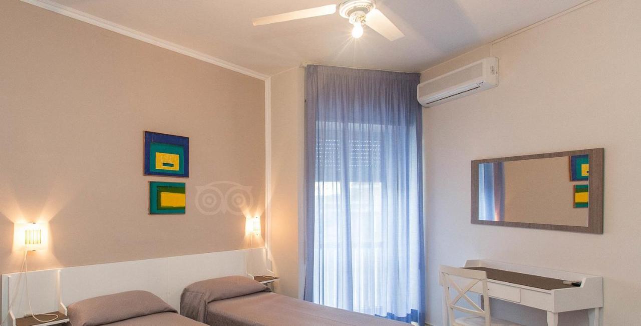 Hotel Anna تيراتشينا المظهر الخارجي الصورة
