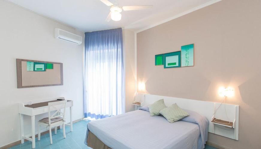 Hotel Anna تيراتشينا المظهر الخارجي الصورة