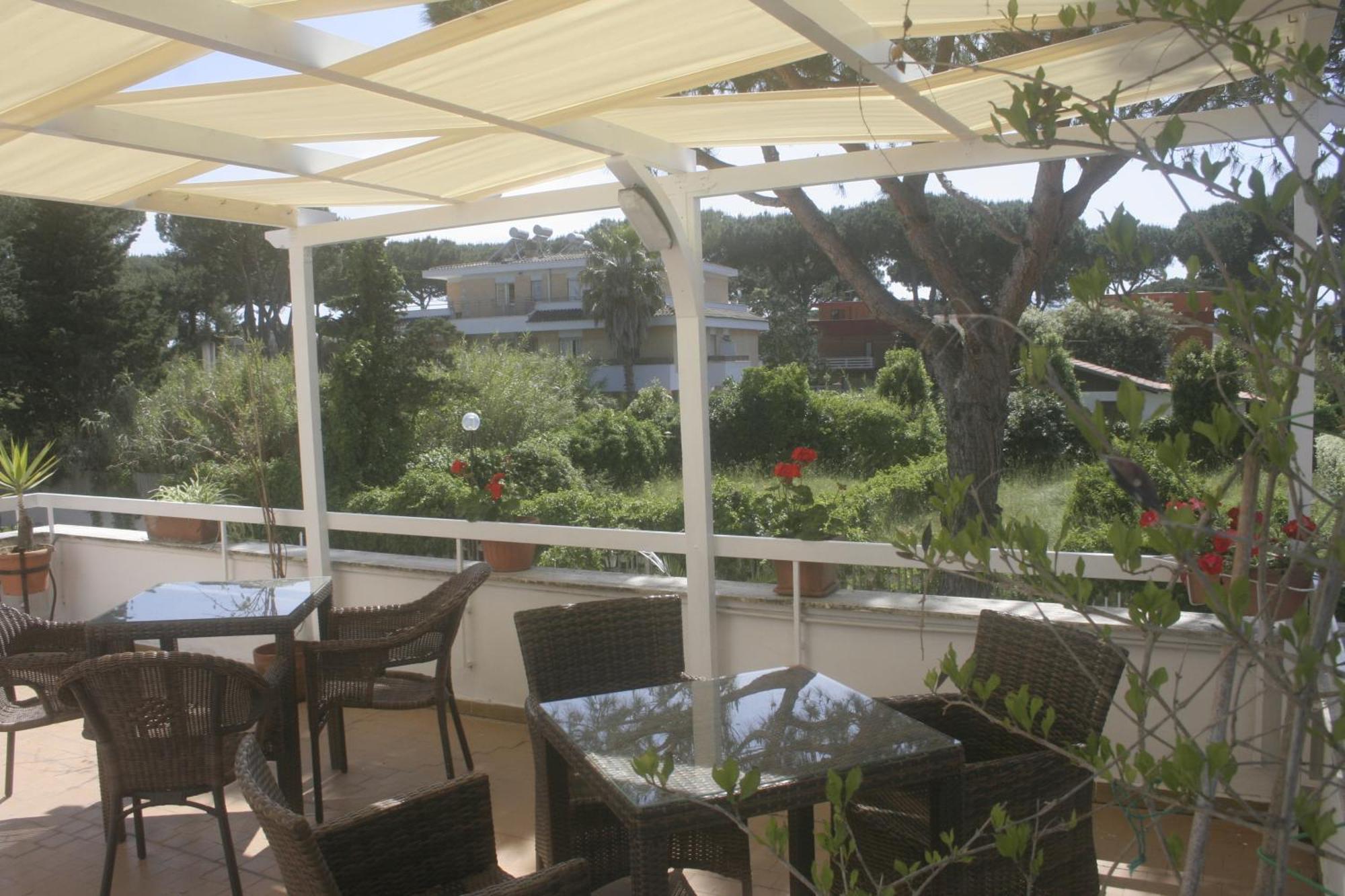Hotel Anna تيراتشينا المظهر الخارجي الصورة