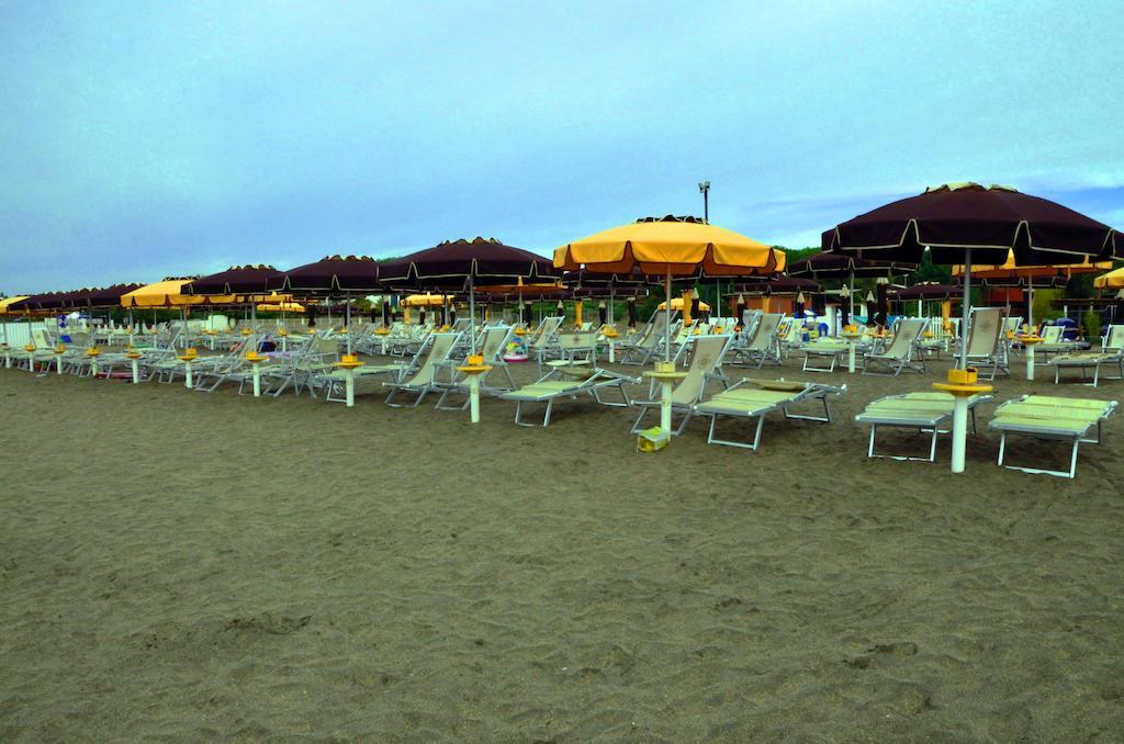Hotel Anna تيراتشينا المظهر الخارجي الصورة