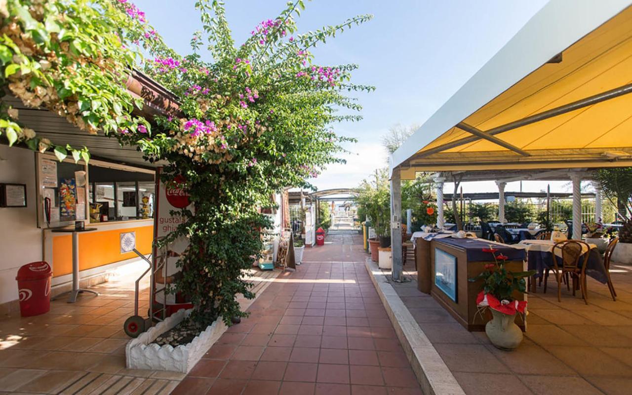 Hotel Anna تيراتشينا المظهر الخارجي الصورة