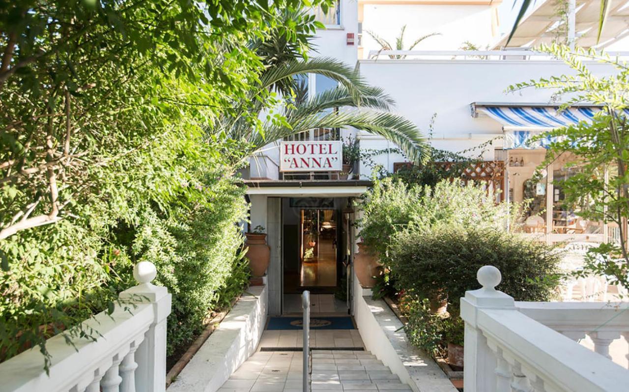 Hotel Anna تيراتشينا المظهر الخارجي الصورة