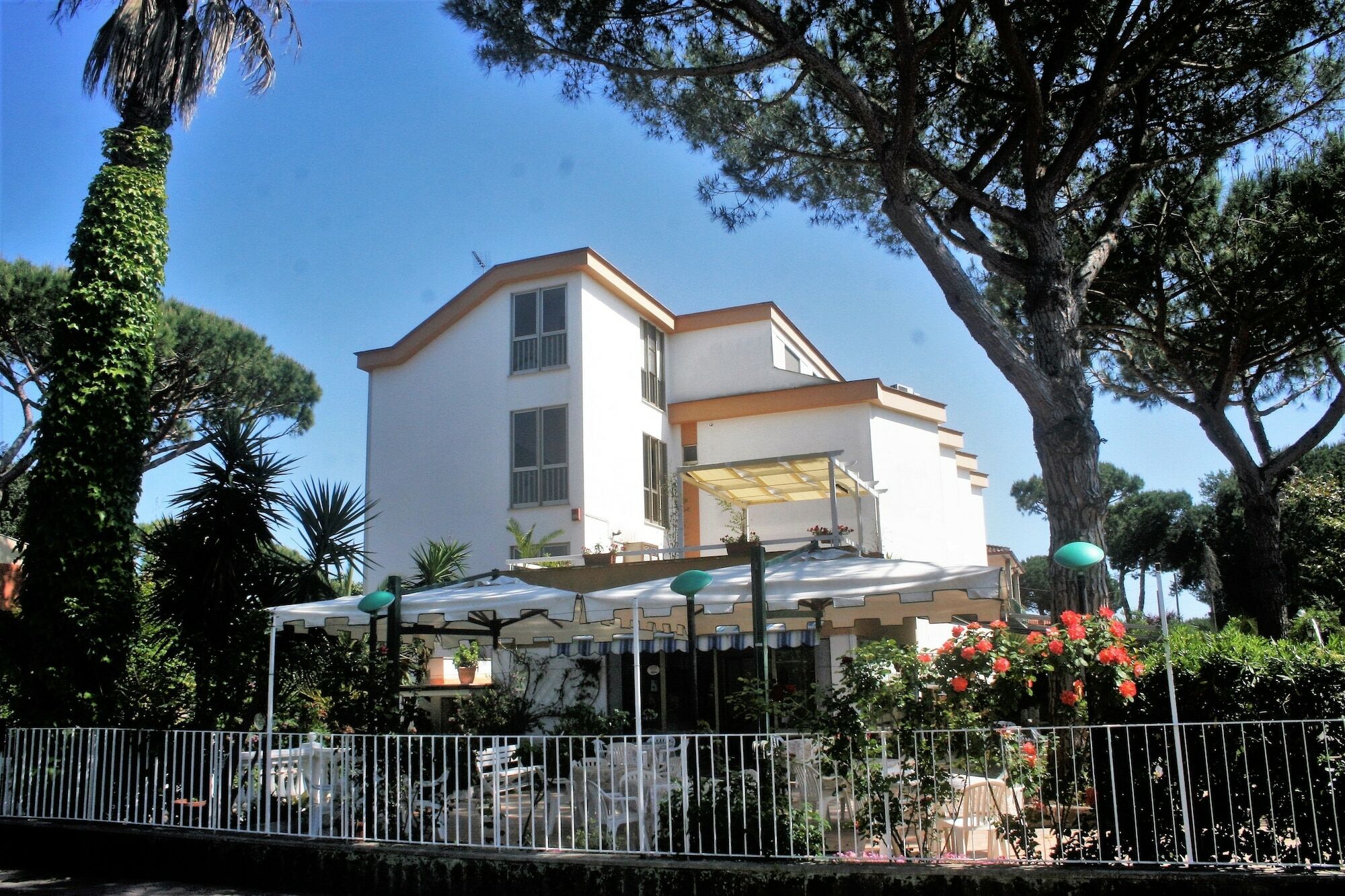 Hotel Anna تيراتشينا المظهر الخارجي الصورة